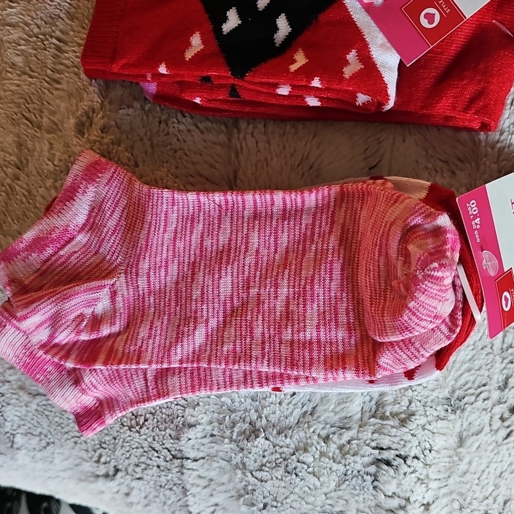 Heart Patterned Socks Set - Picture 4 of 5